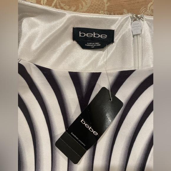 Bebe Size Small Long Sleeved Print Block Scuba Dress Robe Scuba Motif NWT - Picture 3 of 16